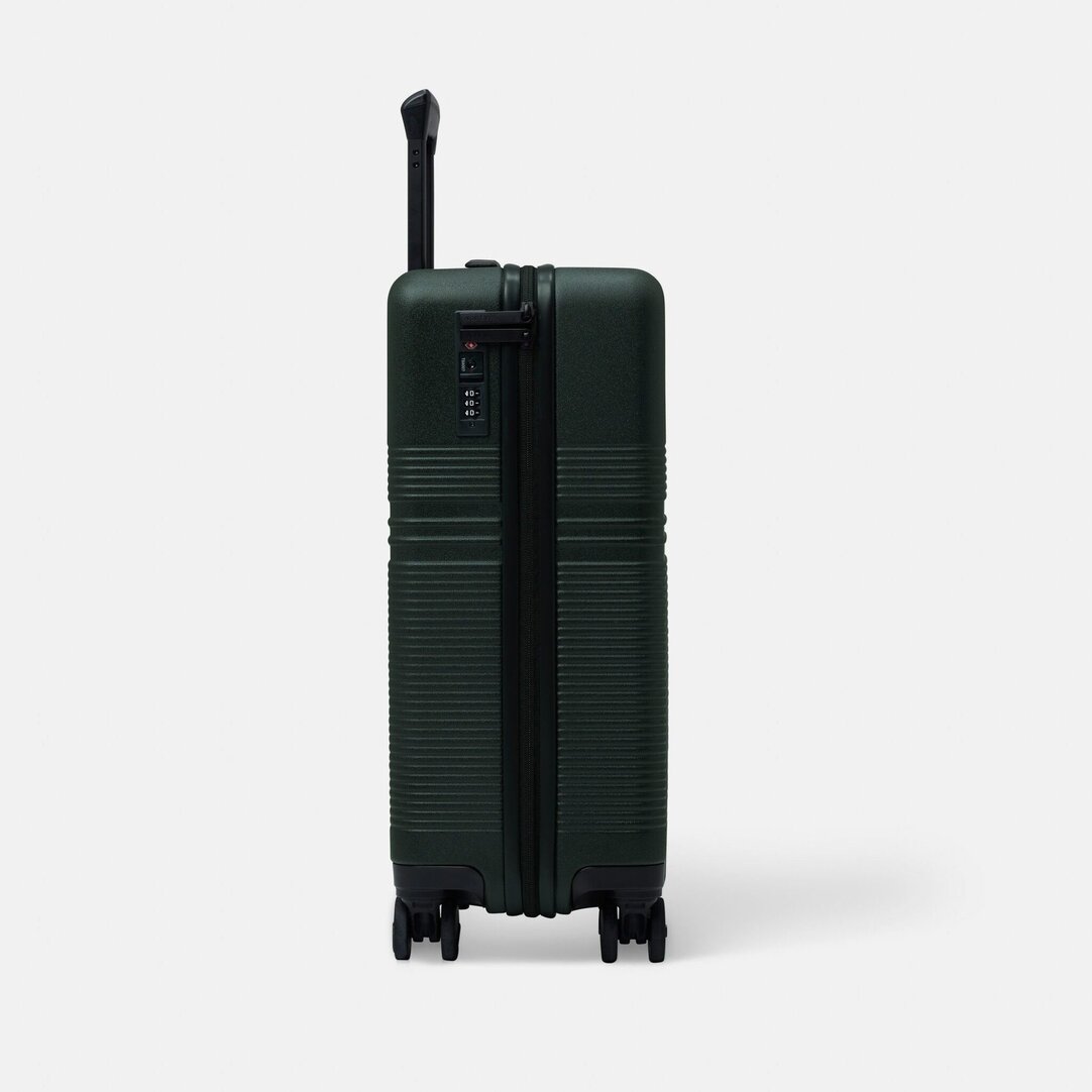 Essential Cabin Suitcase | Dark Green | Sustainable & Unique